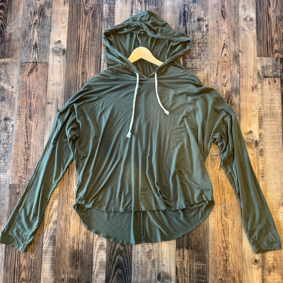Double Zero Women’s Green Cropped Oversized Hoodie - Picture 1 of 5